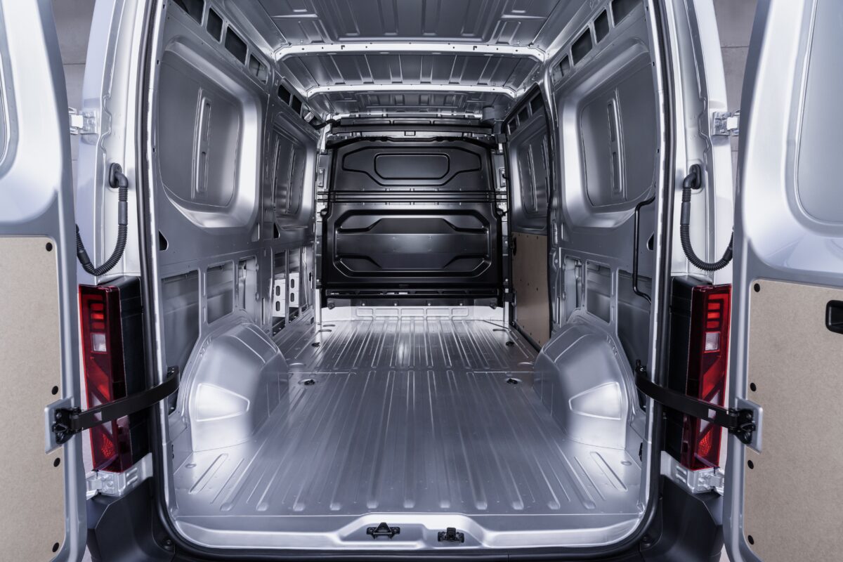NISSAN INTERSTAR