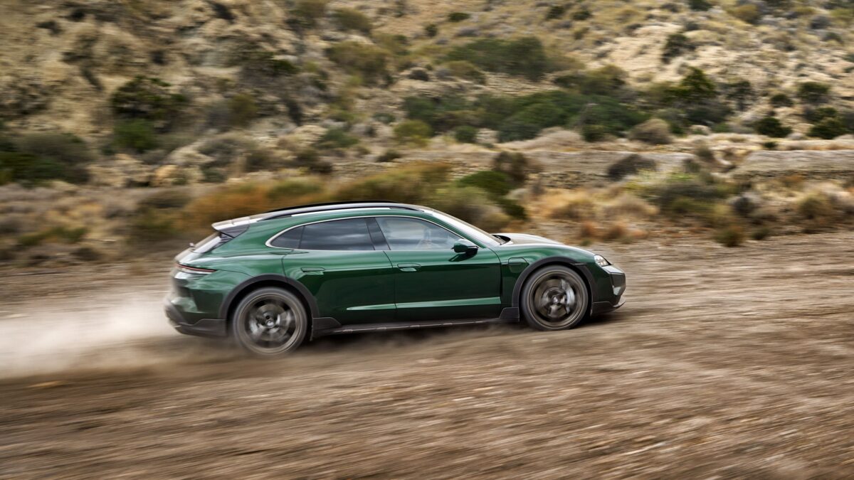 PORSCHE TAYCAN