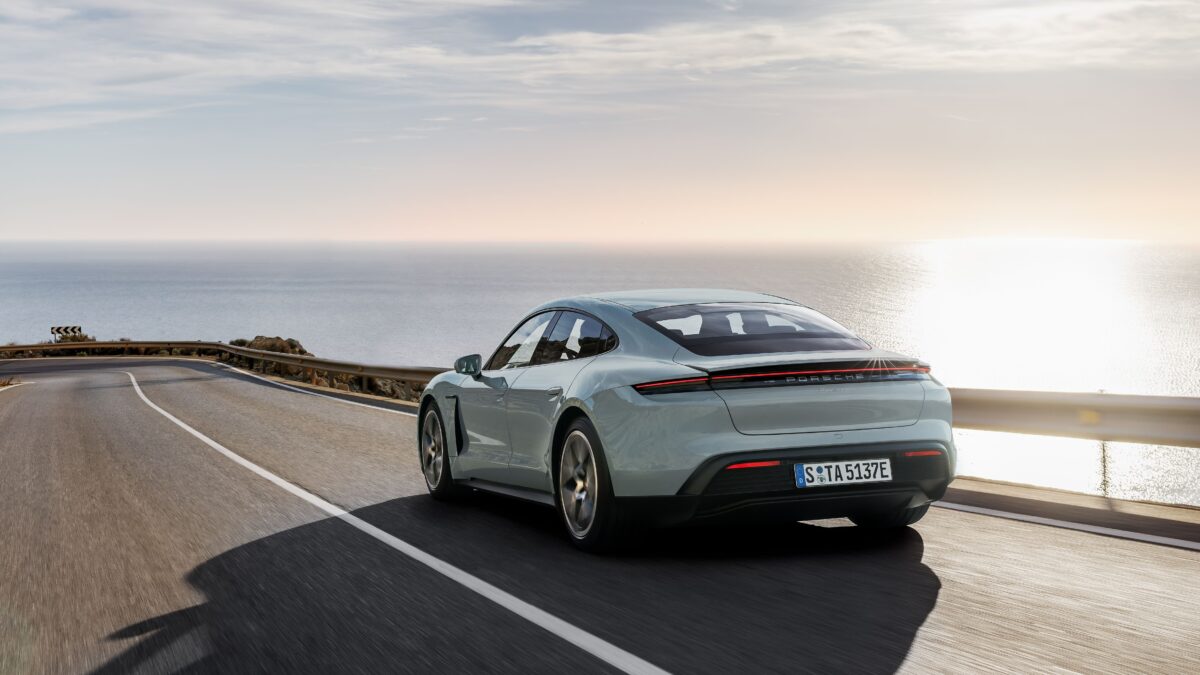 PORSCHE TAYCAN