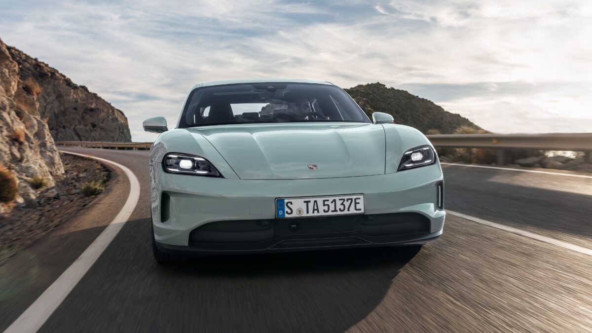 PORSCHE TAYCAN