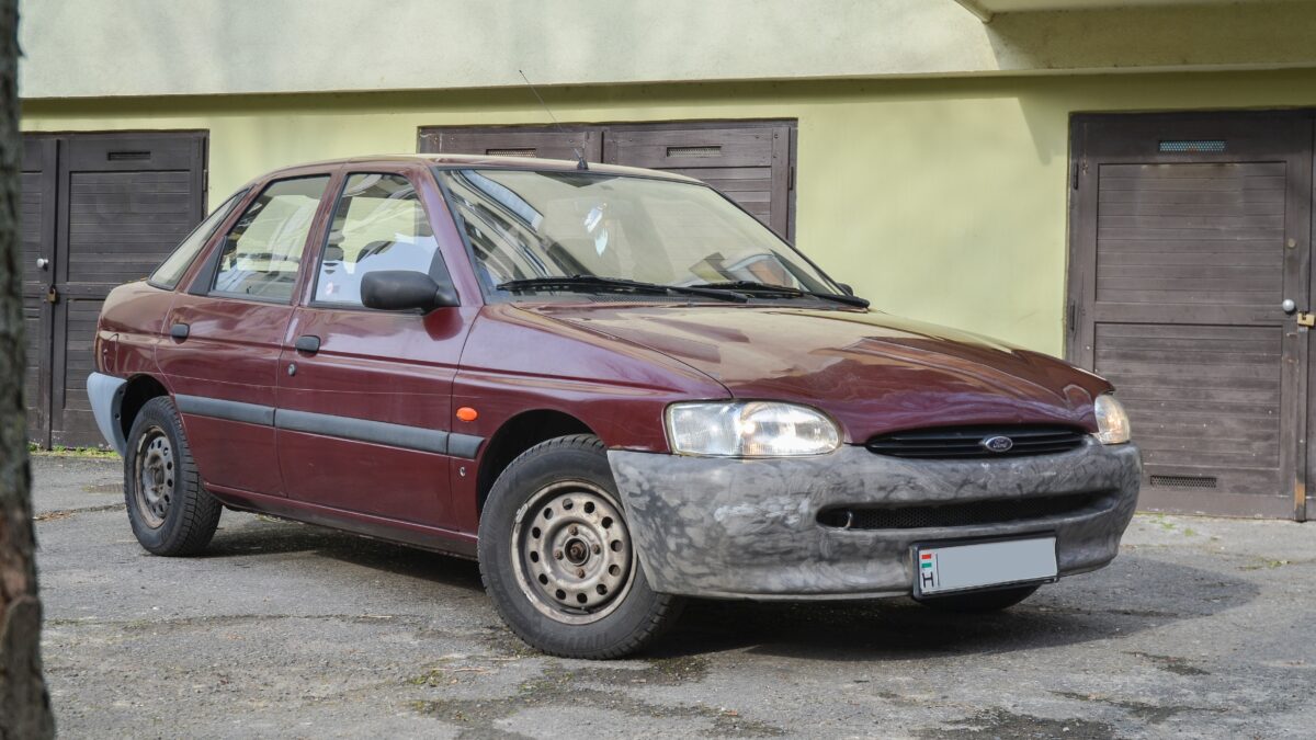 FORD ESCORT