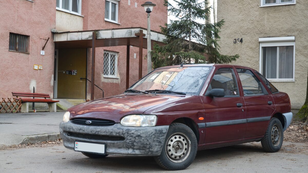 FORD ESCORT