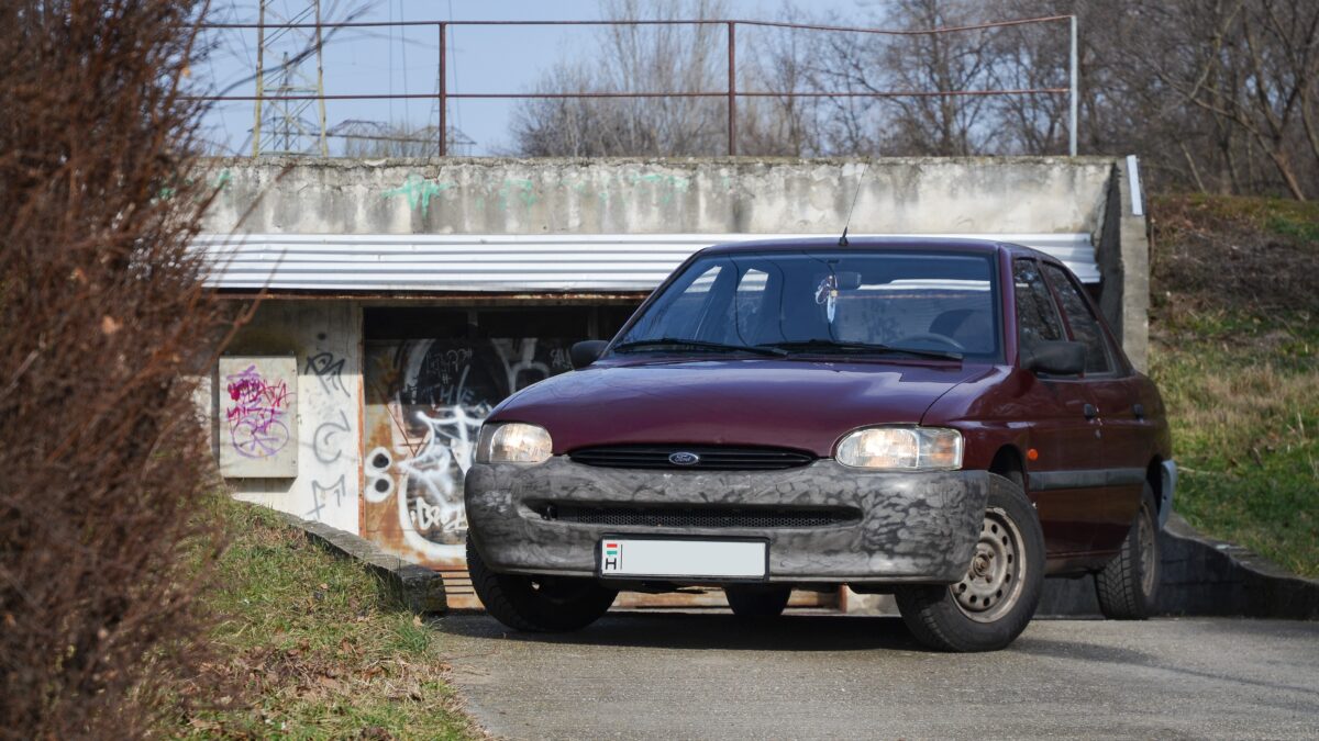 FORD ESCORT