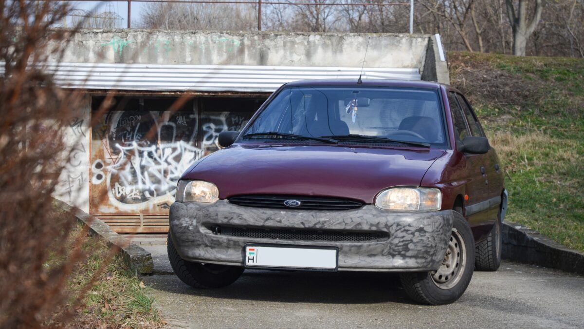 FORD ESCORT