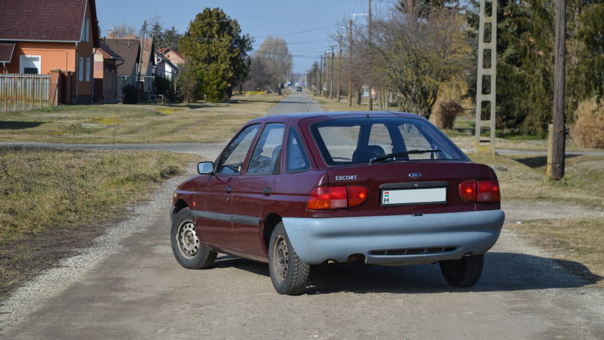 FORD ESCORT