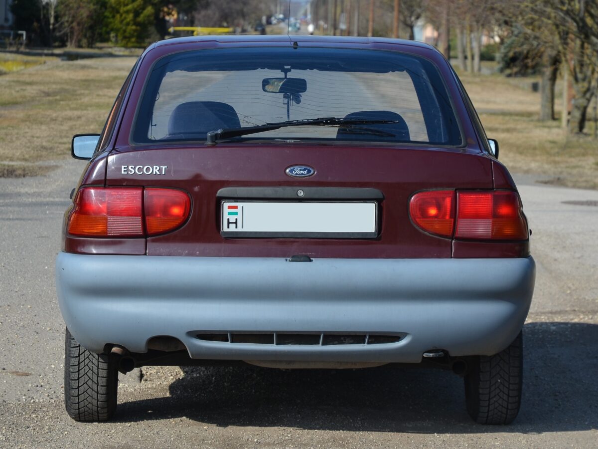 FORD ESCORT