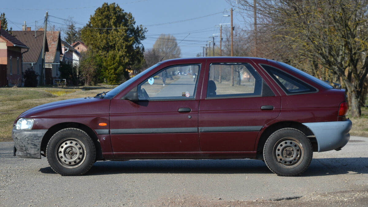 FORD ESCORT