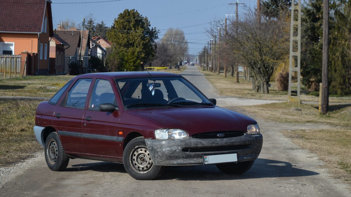 FORD ESCORT