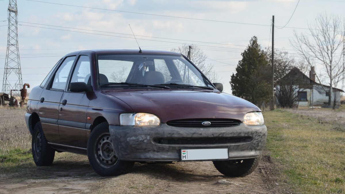 FORD ESCORT