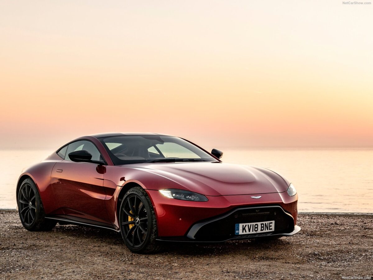 ASTON MARTIN VANTAGE