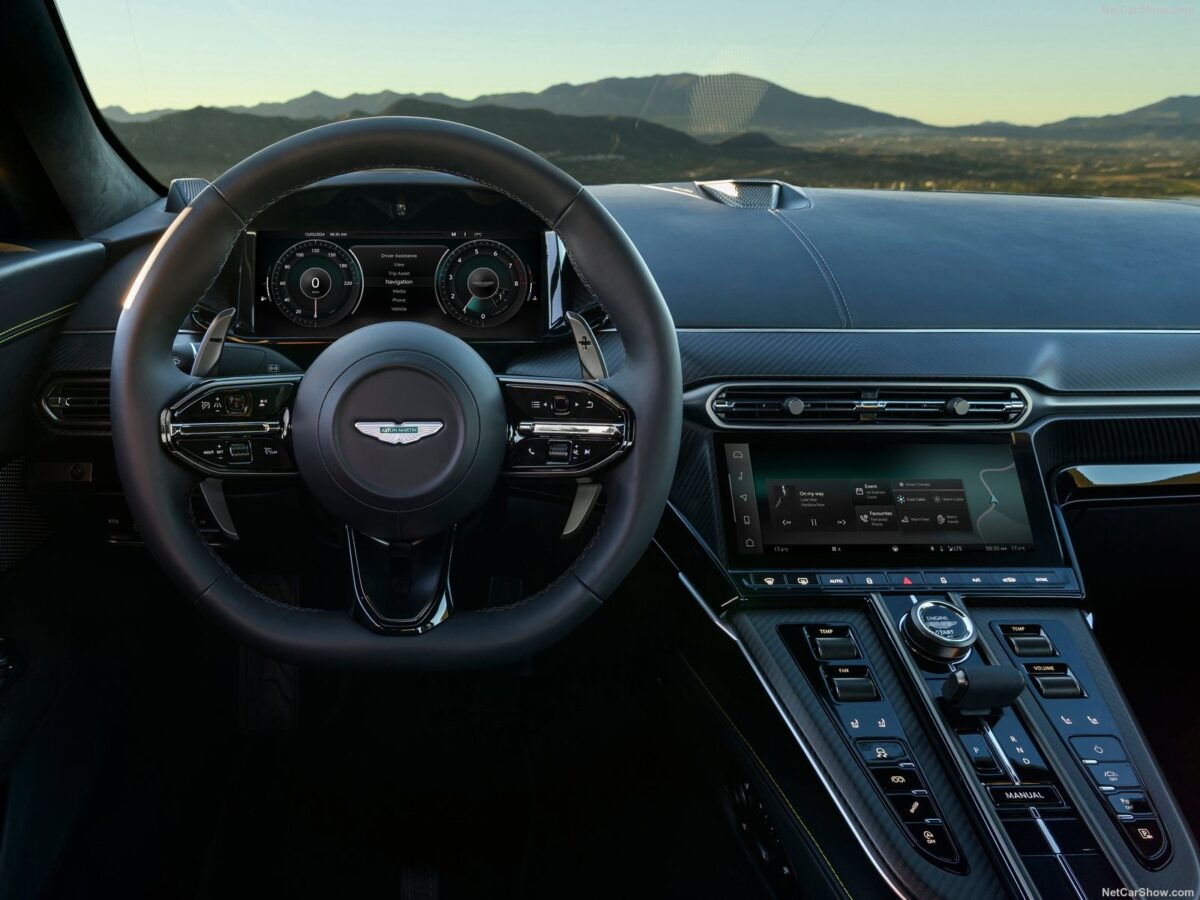 ASTON MARTIN VANTAGE