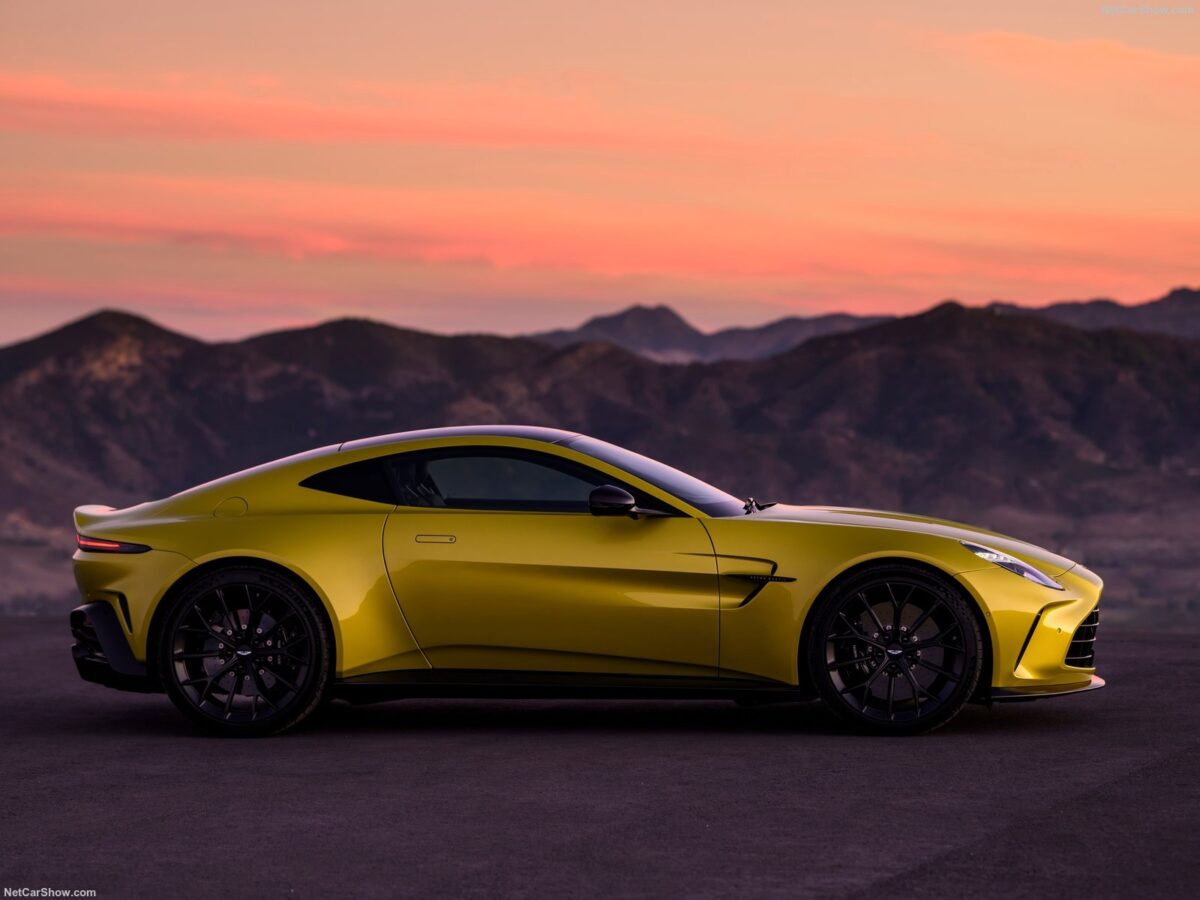 ASTON MARTIN VANTAGE
