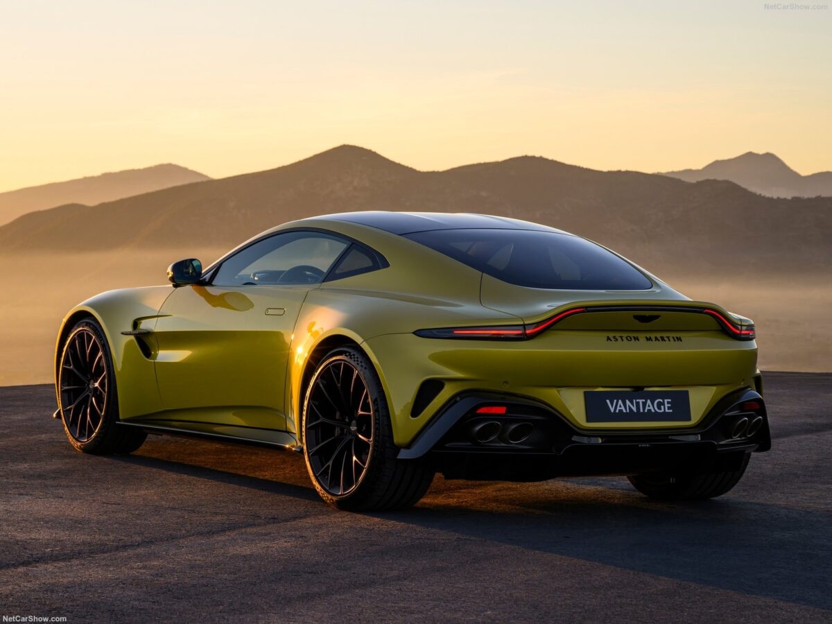 ASTON MARTIN VANTAGE