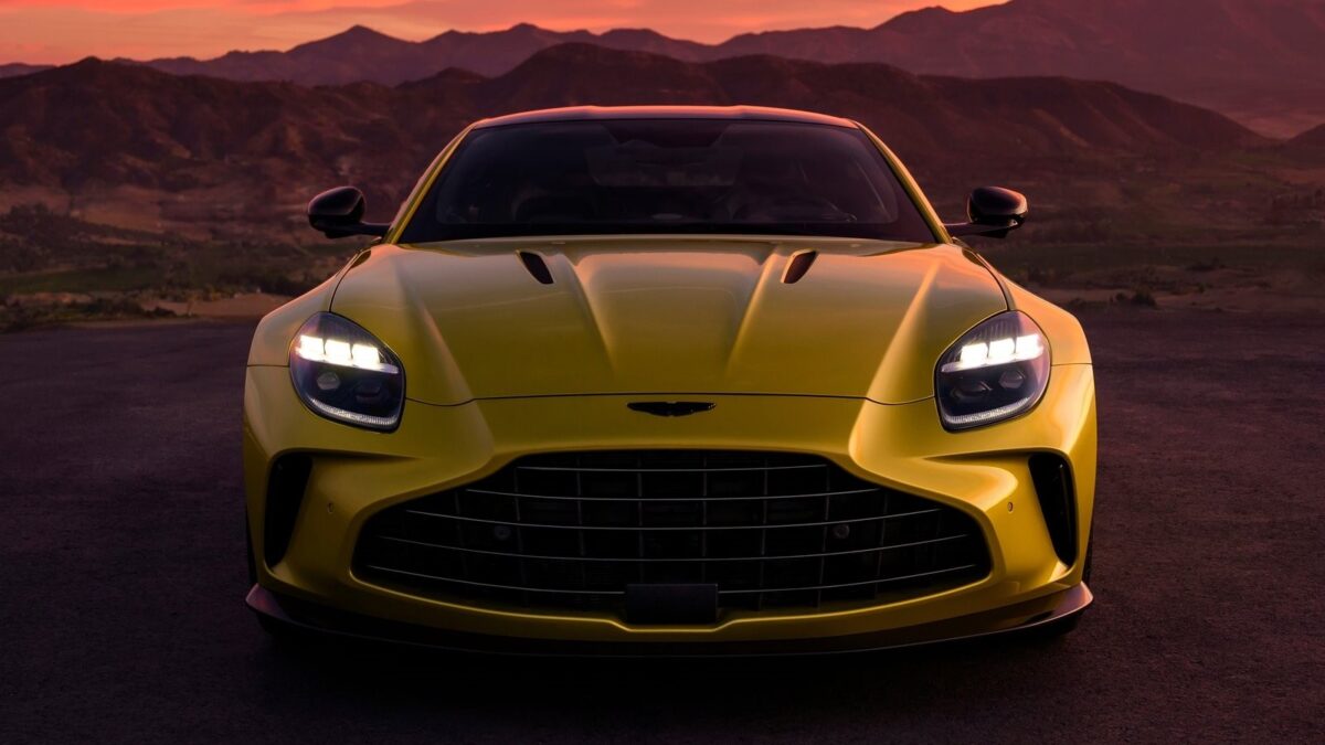 ASTON MARTIN VANTAGE