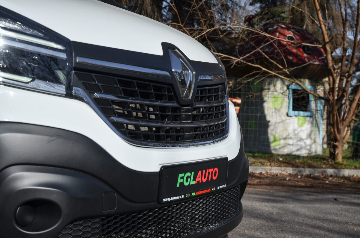 RENAULT TRAFIC