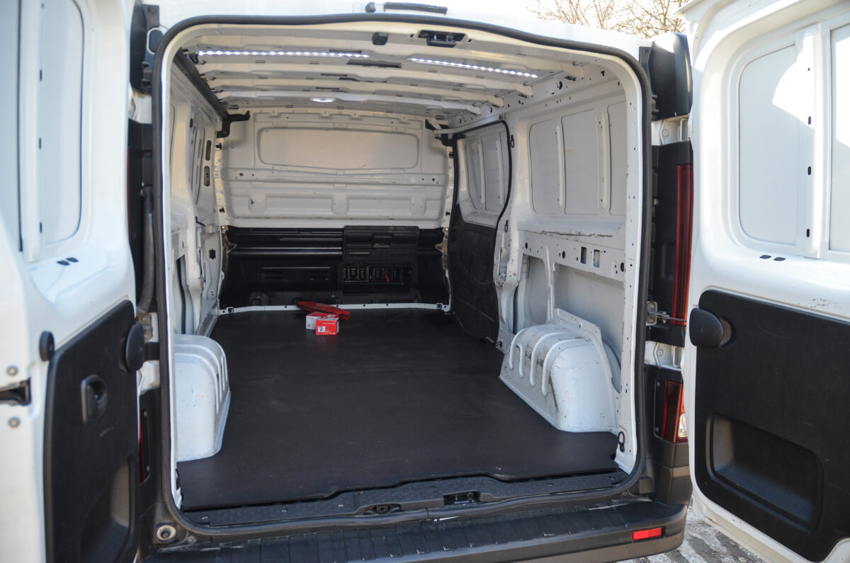 RENAULT TRAFIC