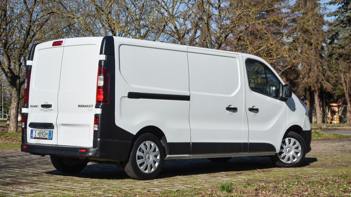 RENAULT TRAFIC