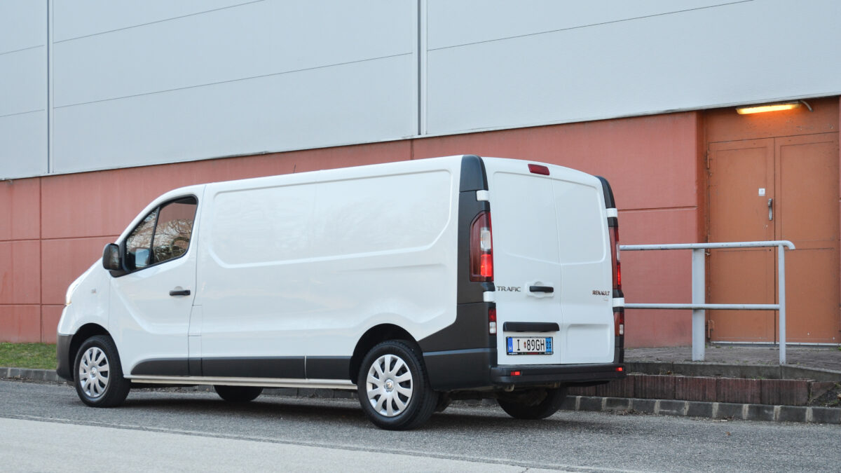 RENAULT TRAFIC