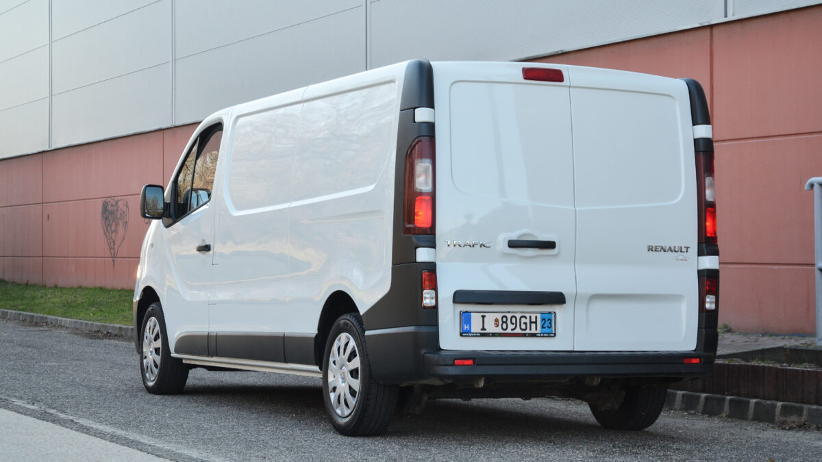 RENAULT TRAFIC