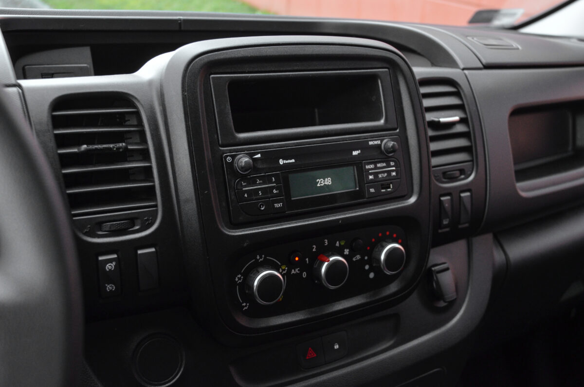 RENAULT TRAFIC
