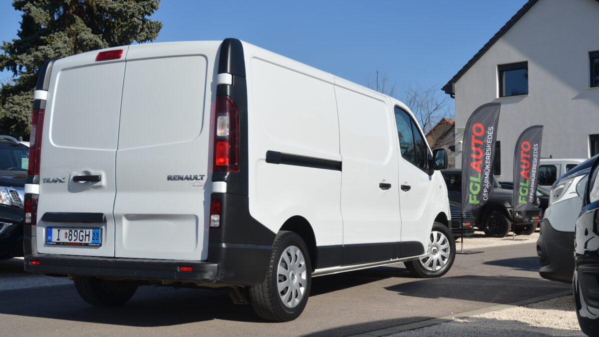 RENAULT TRAFIC