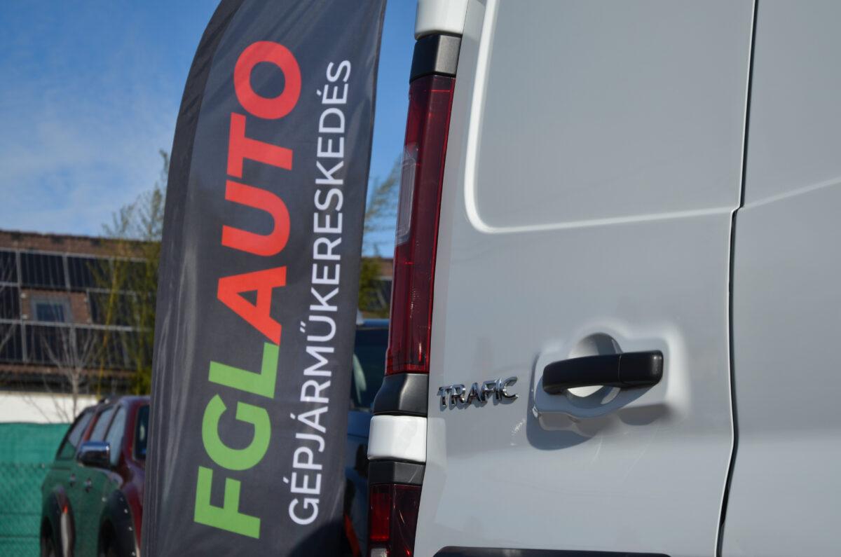 RENAULT TRAFIC