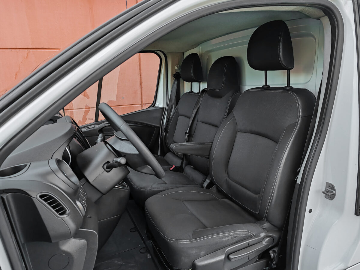 RENAULT TRAFIC