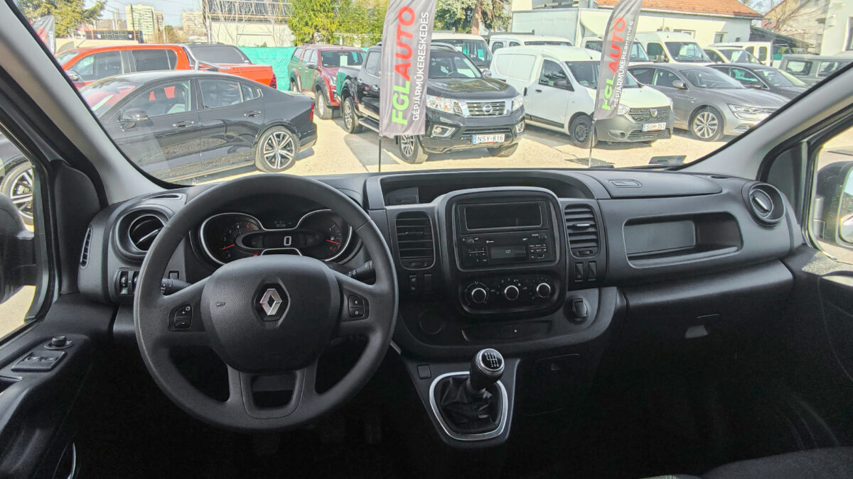 RENAULT TRAFIC