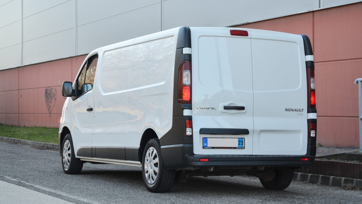 RENAULT TRAFIC