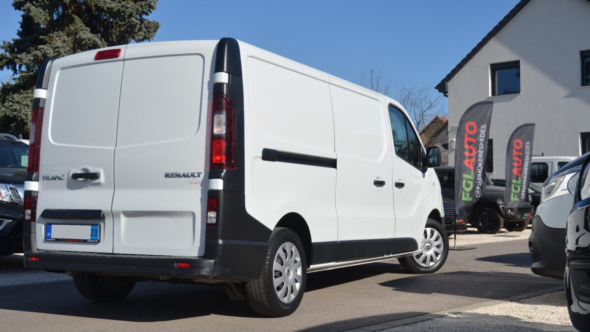 RENAULT TRAFIC