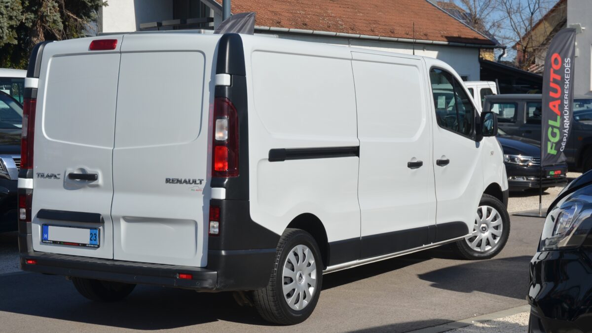 RENAULT TRAFIC