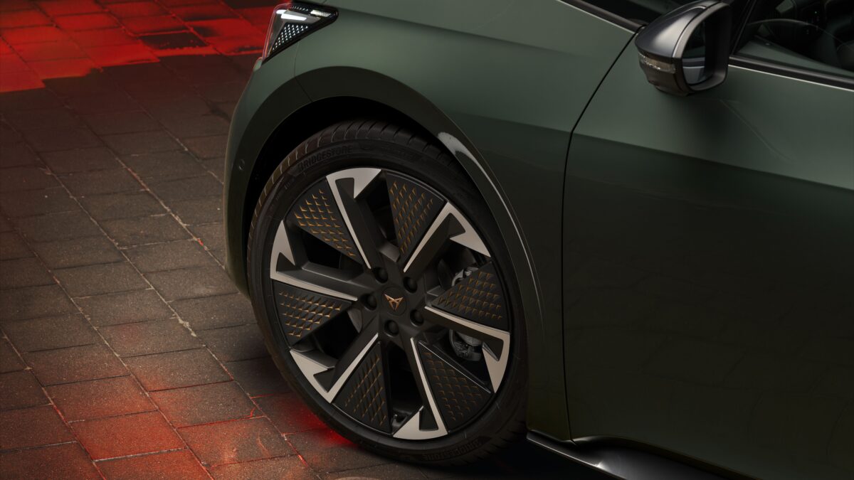 CUPRA BORN