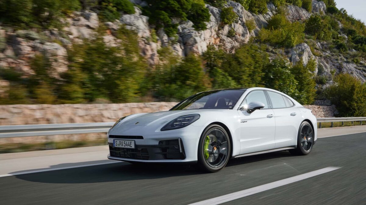 PORSCHE PANAMERA