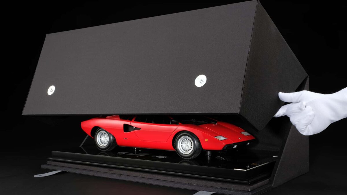 LAMBORGHINI