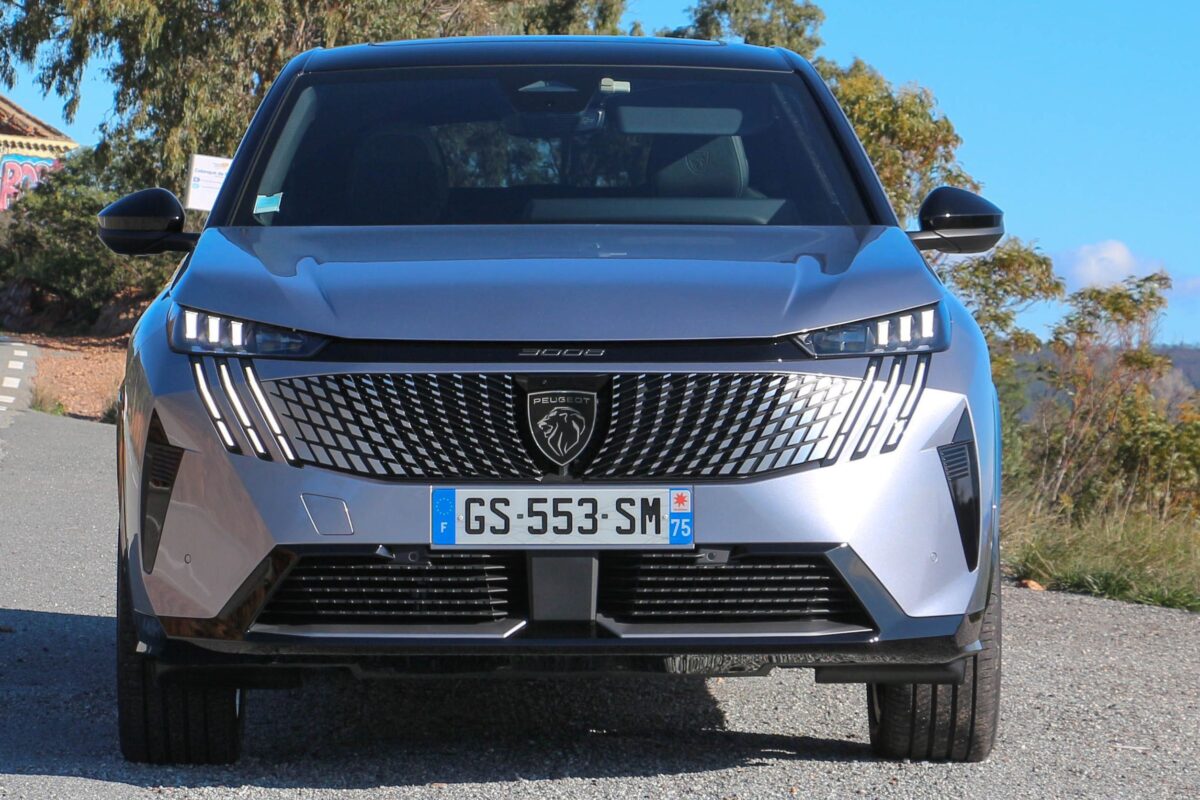 PEUGEOT 3008