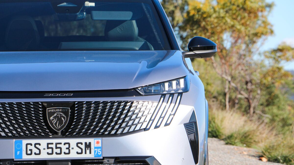 PEUGEOT 3008