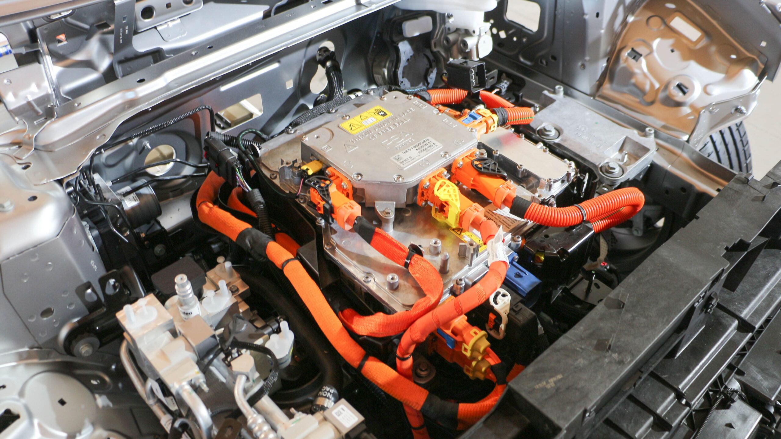 PEUGEOT 