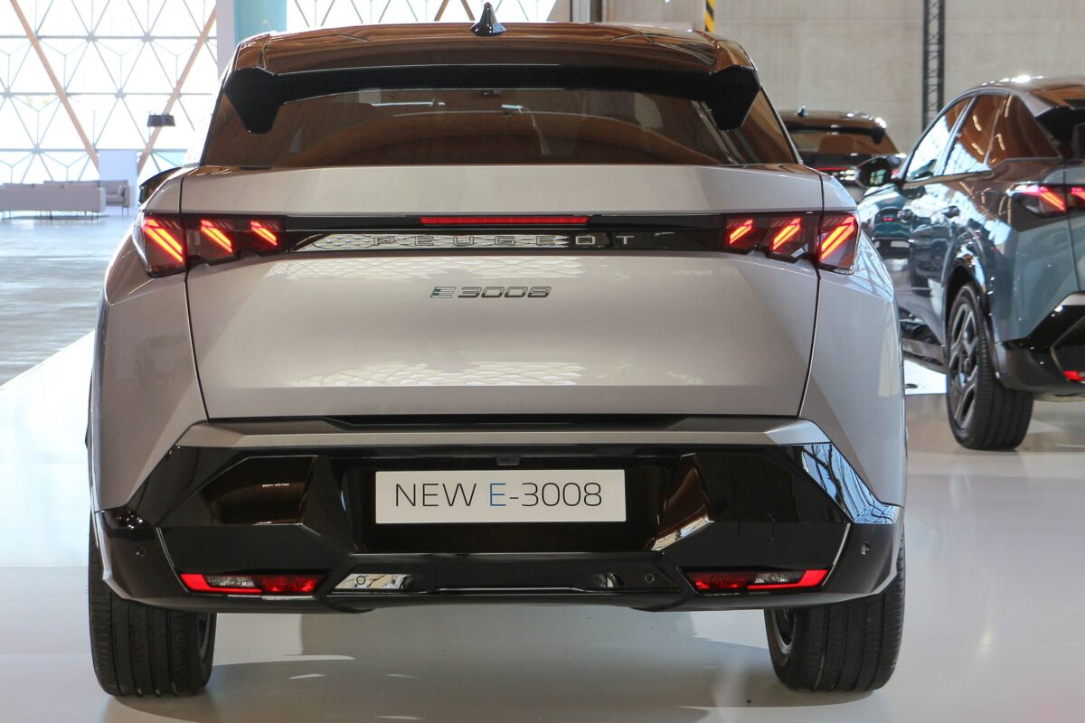 PEUGEOT 3008