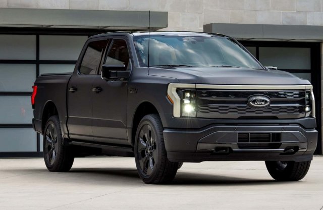 Nem fogy az elektromos Ford F-150, felfüggesztik a gyártást