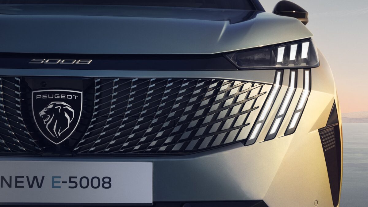 PEUGEOT 5008
