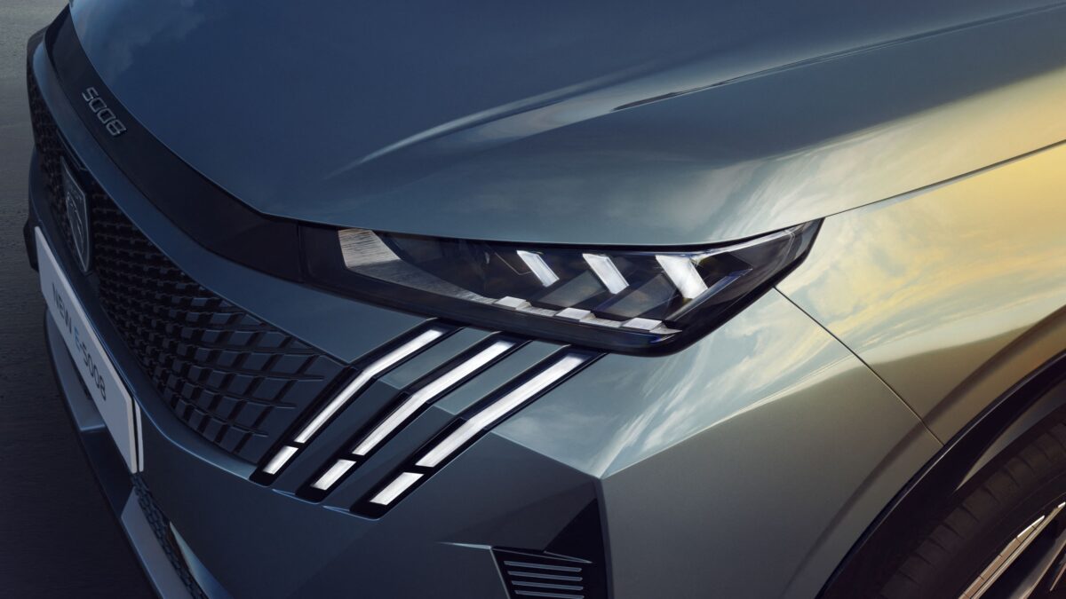 PEUGEOT 5008