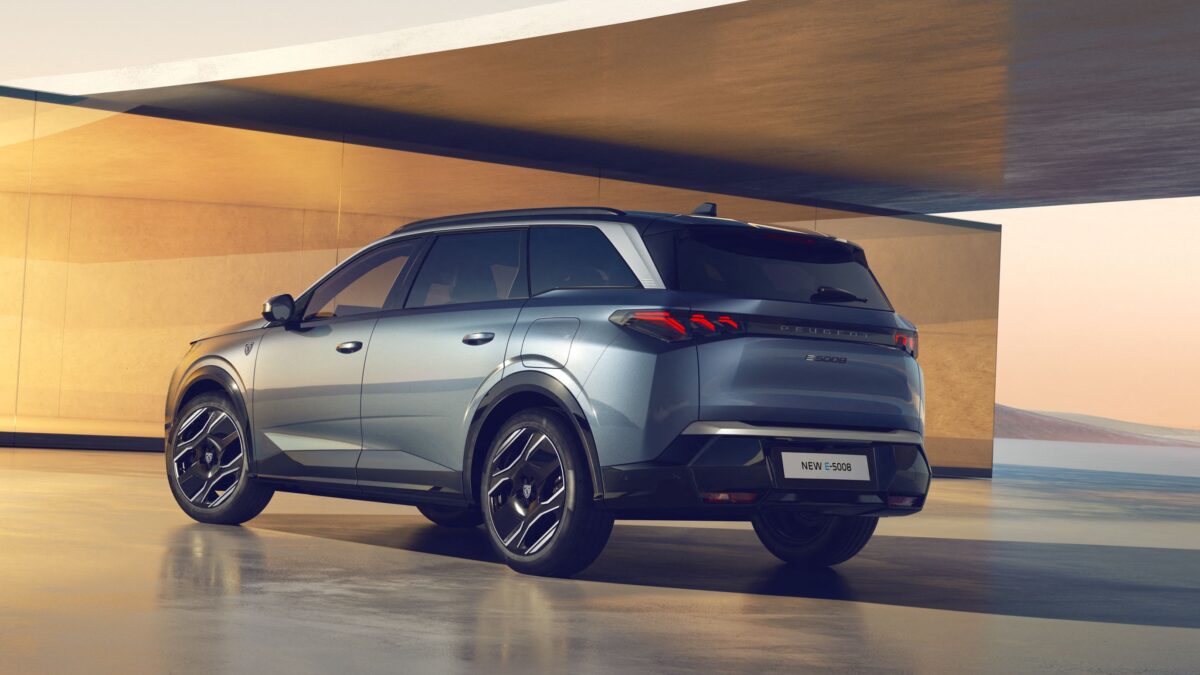 PEUGEOT 5008