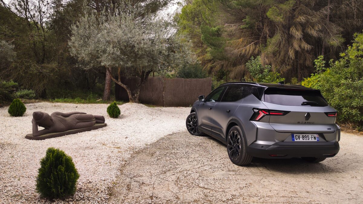 RENAULT