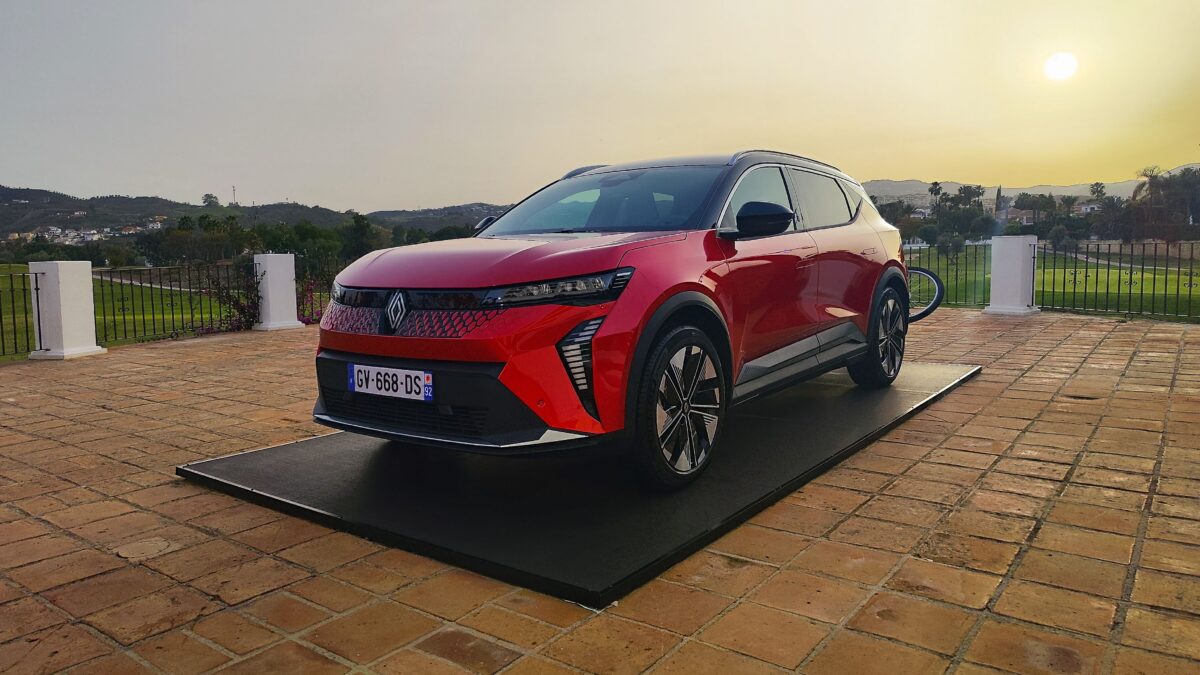 RENAULT