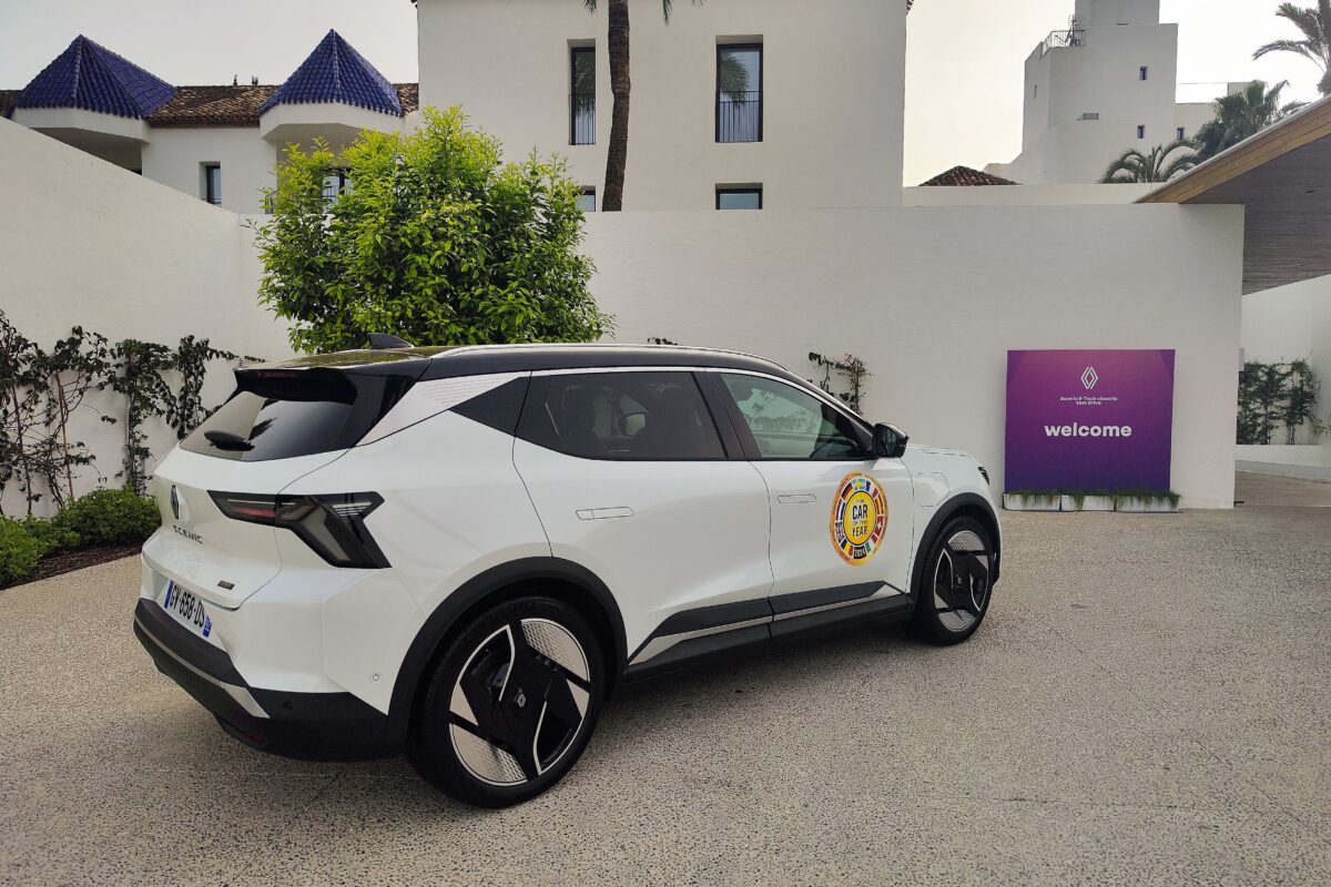 RENAULT