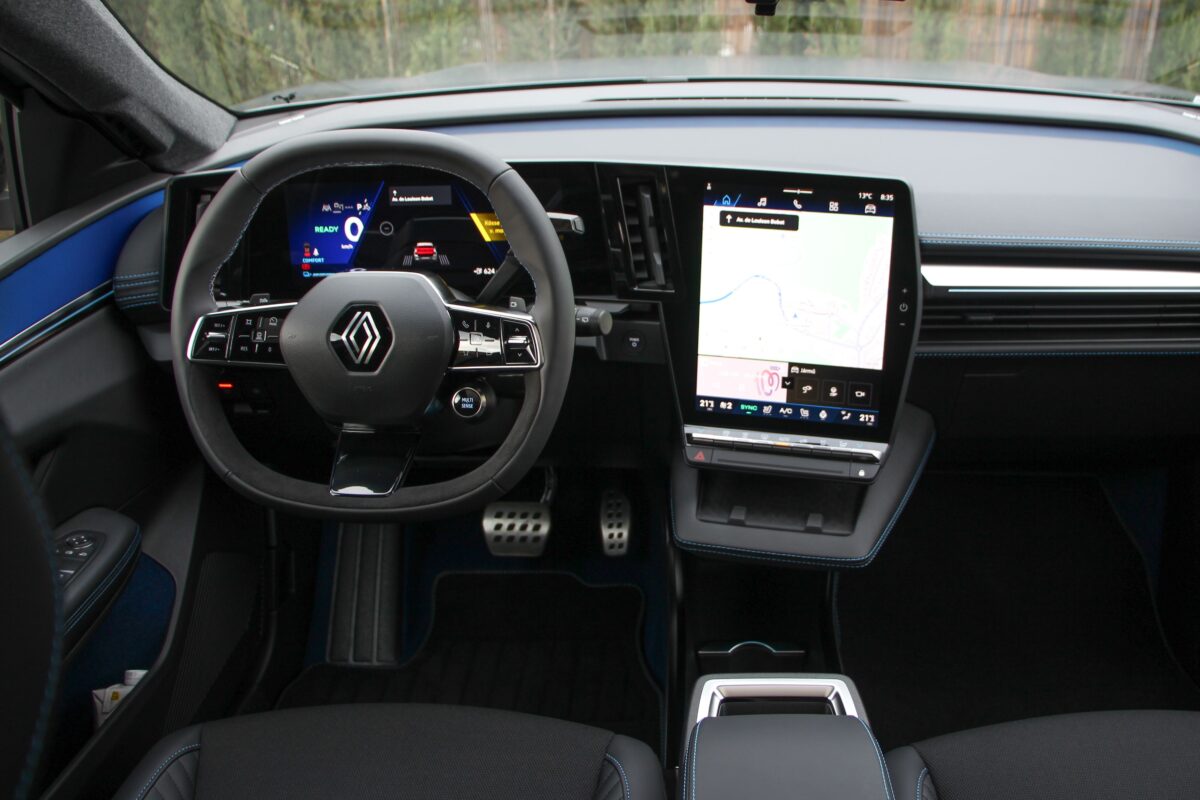 RENAULT