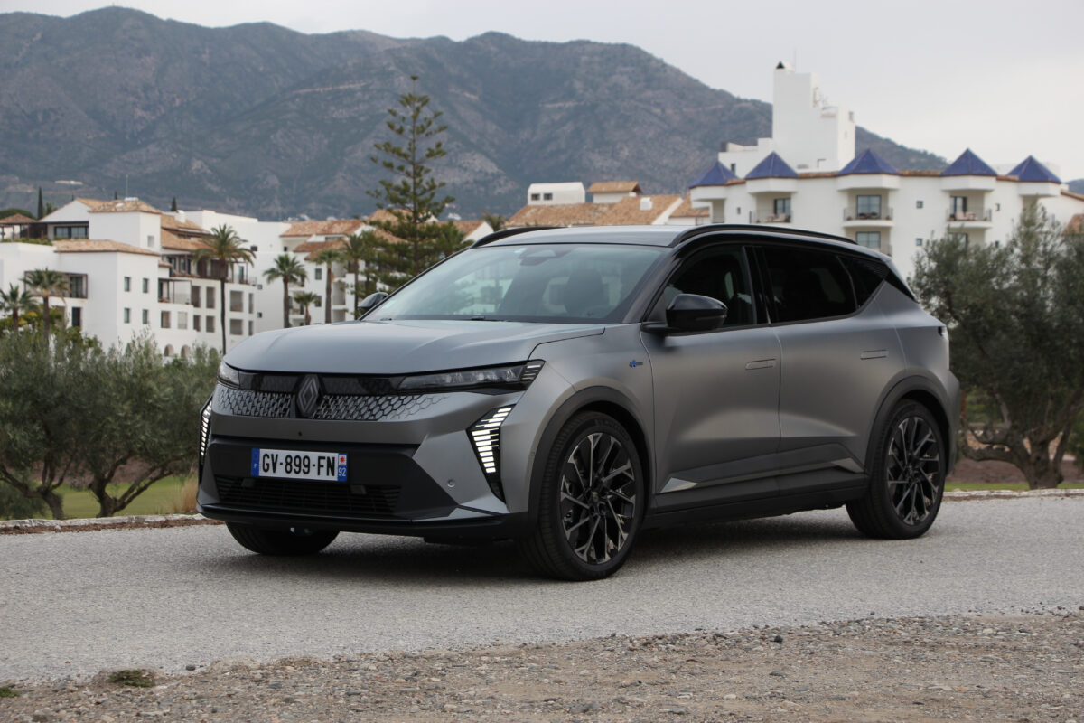 RENAULT