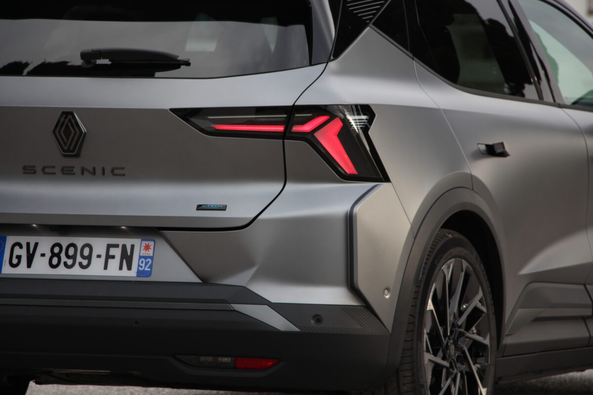 RENAULT