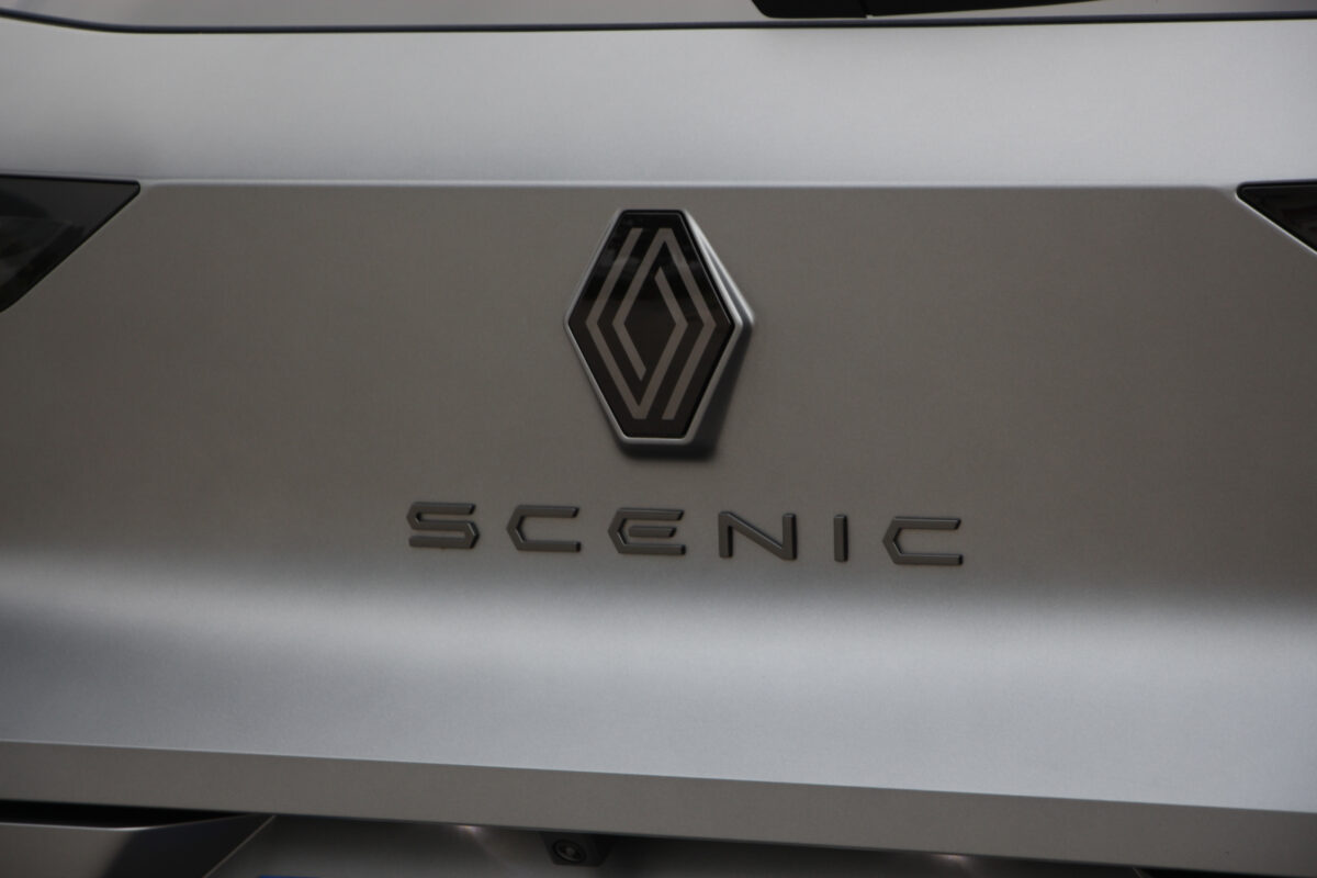 RENAULT