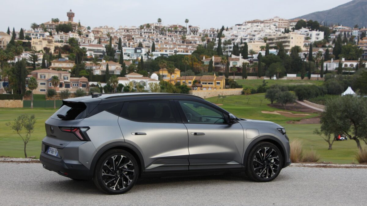 RENAULT